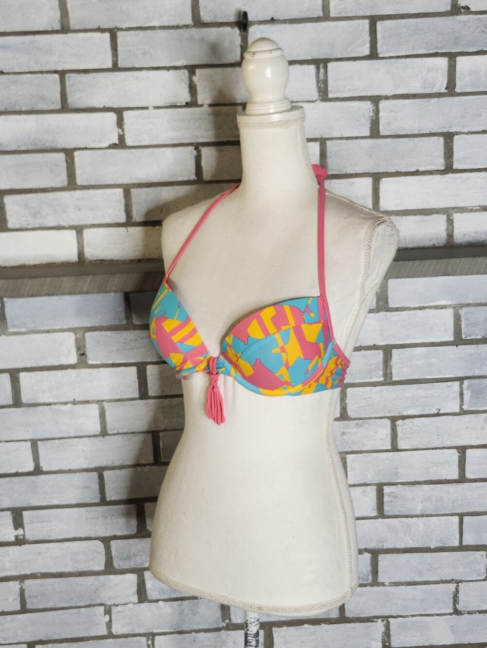 • Aerie Junior’s Underwire Push-Up Halter Bikini Swim Top 34C Pink Multicolor
